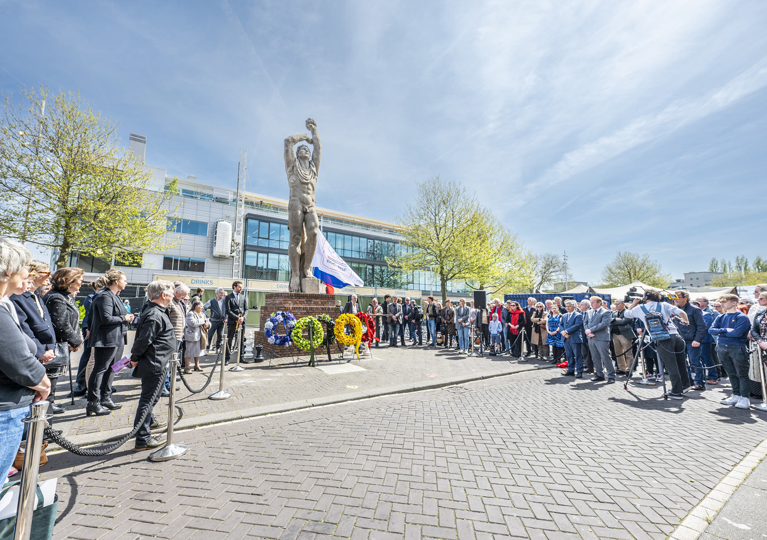 Beeld olympisch stadion herdenking